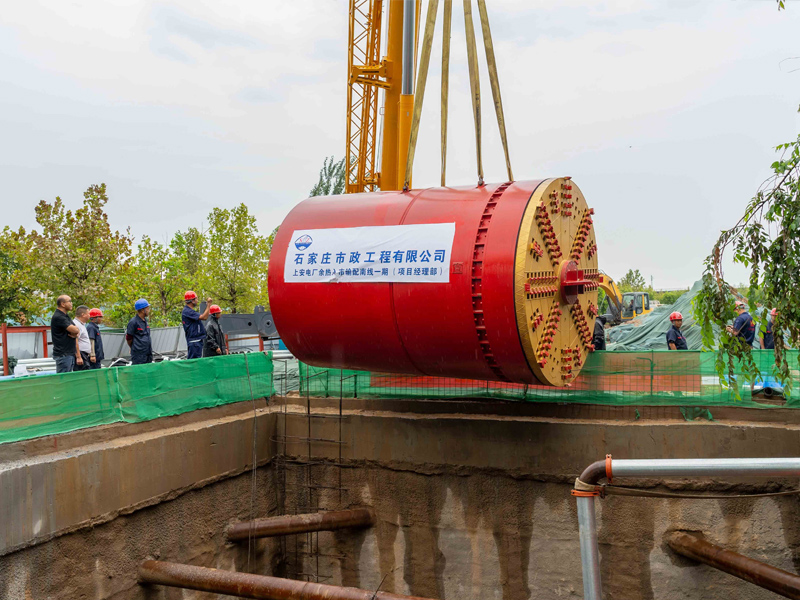 img of 石家莊NPD2600熱力管道頂管施工現(xiàn)場